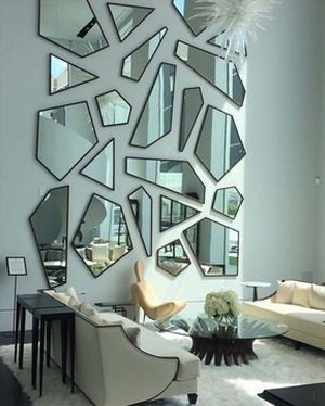 Зеркала на стене в интерьере