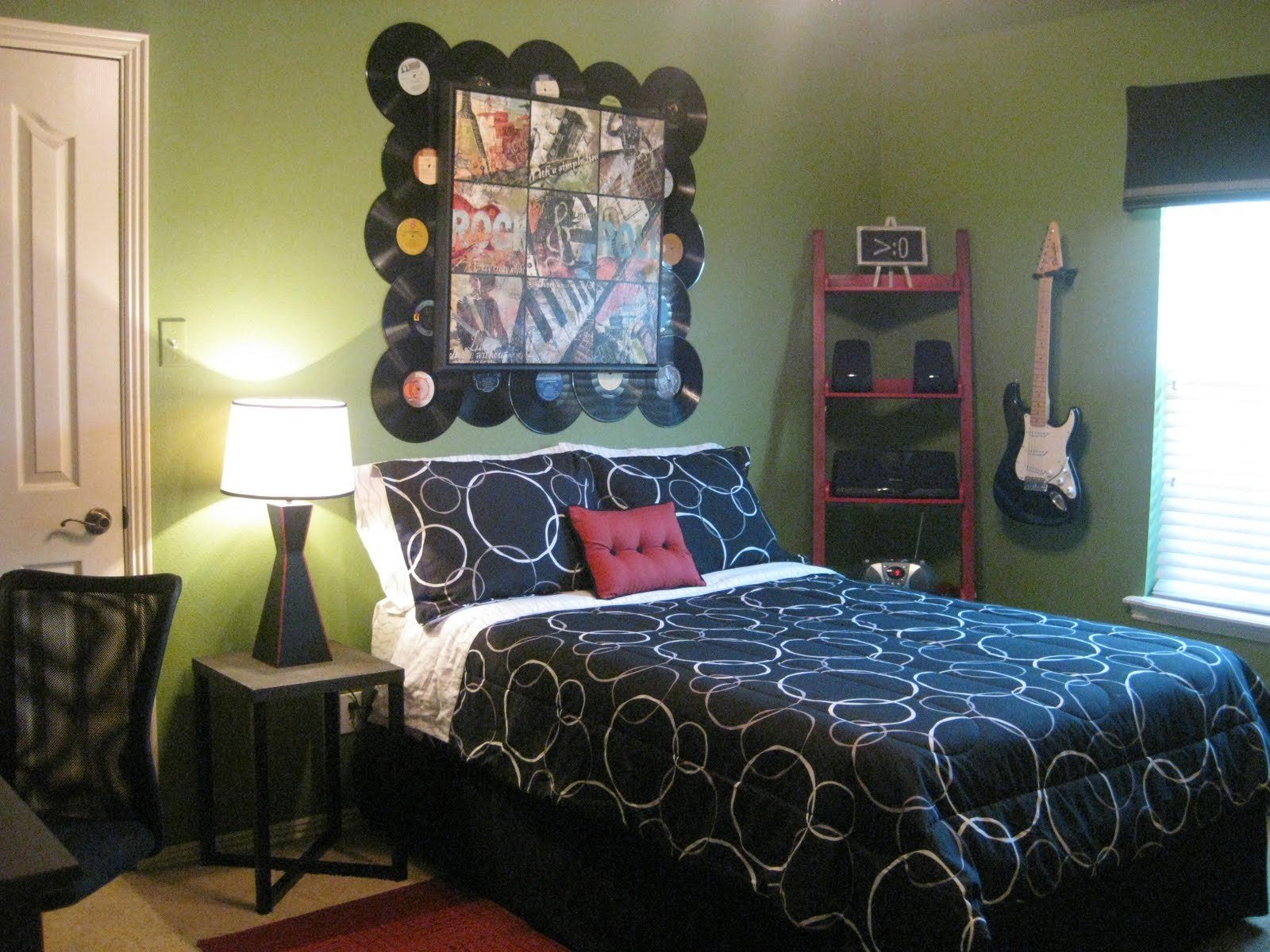 панк комната подростка в стиле