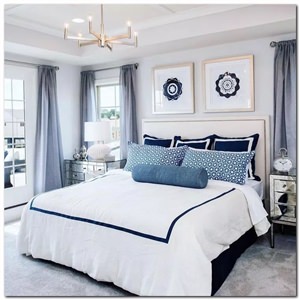 Бело синяя спальня