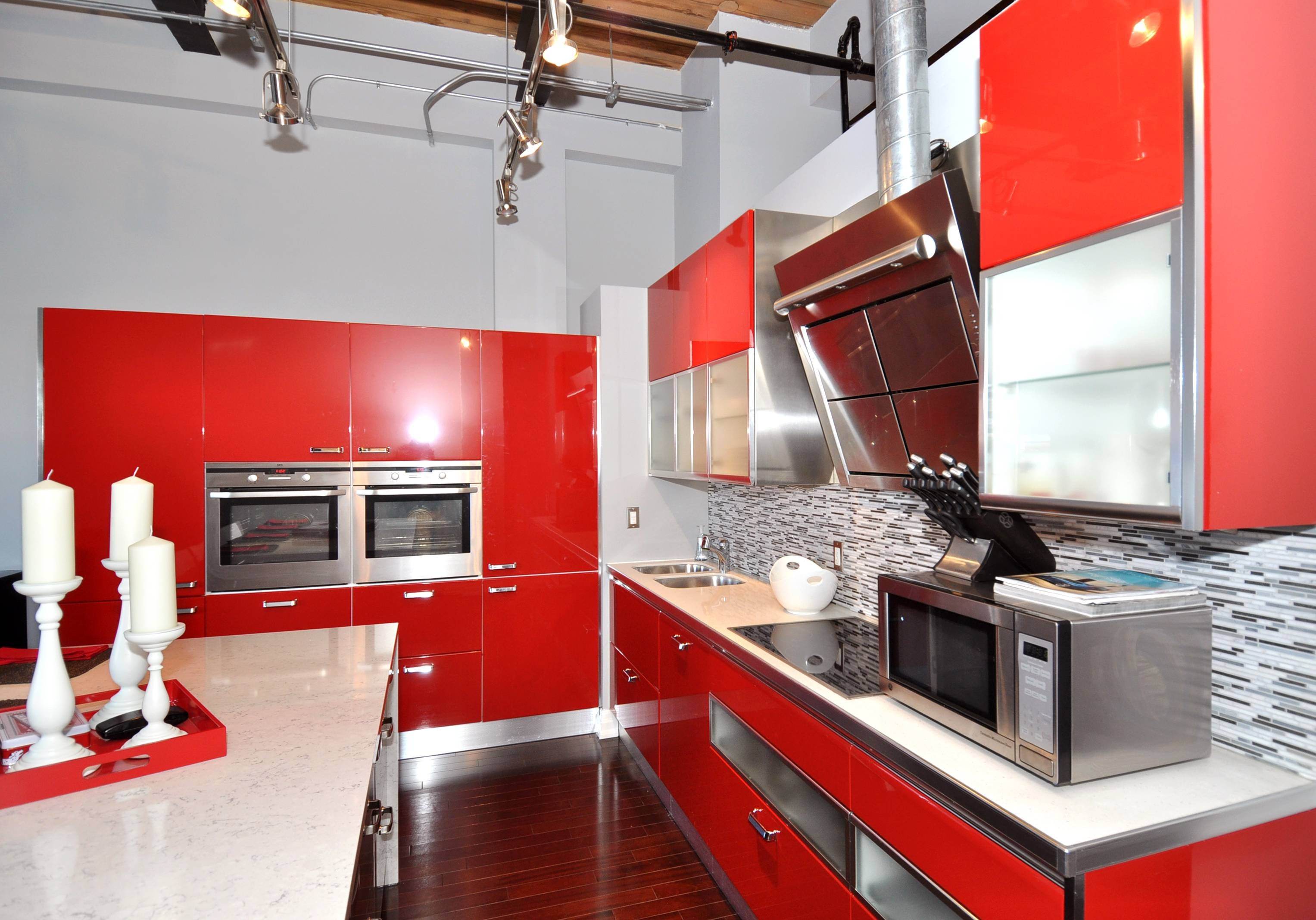 Кухня в красных тонах: фото интерьера, правила сочетания