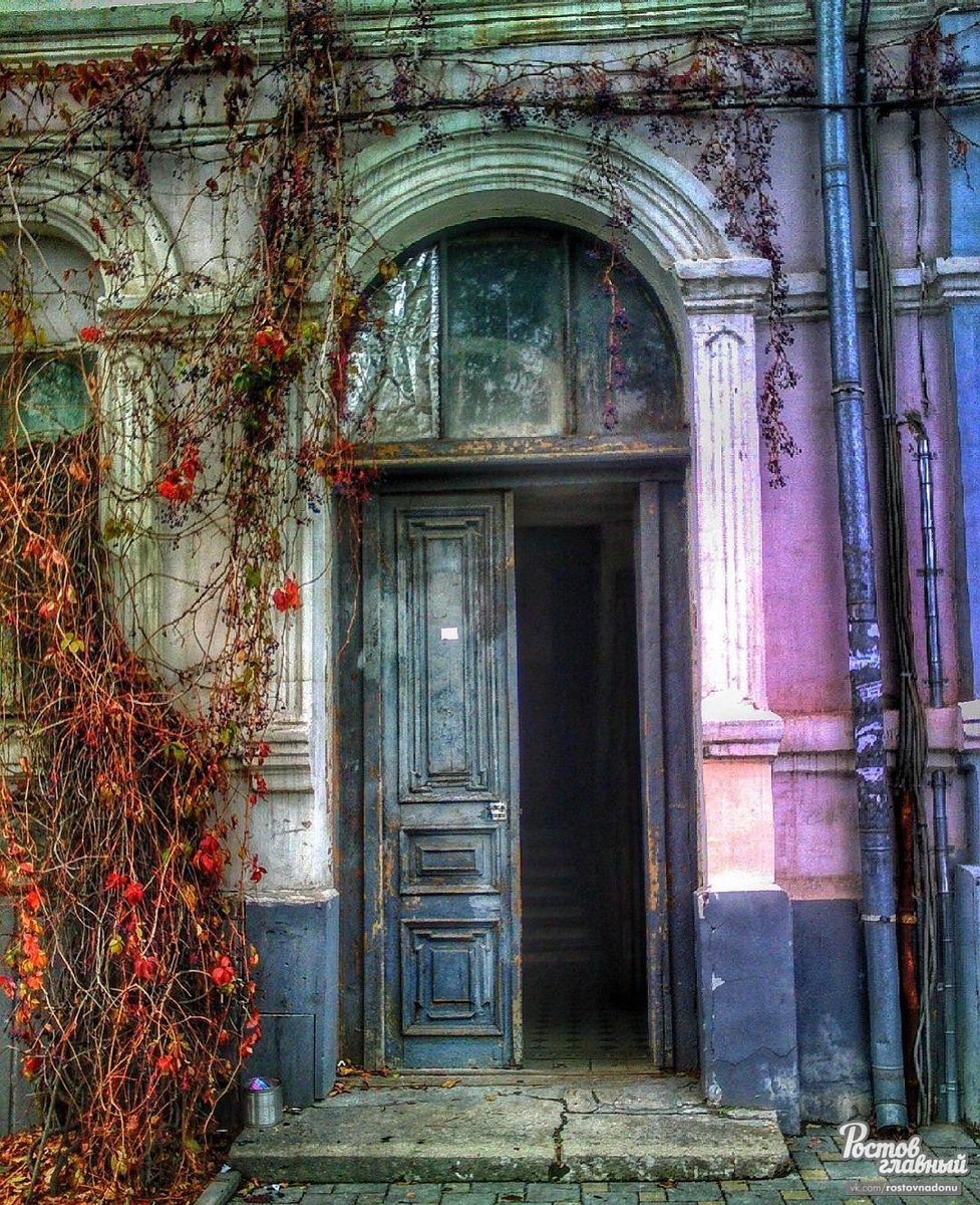 Старинные особняки Таганрога. Старинная дверь. Красивые двери. Красивые старинные двери. Красивые старые двери