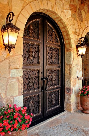 Двери в старинных домах