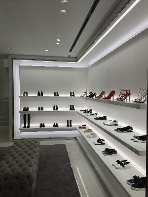 Дизайн обувного магазина