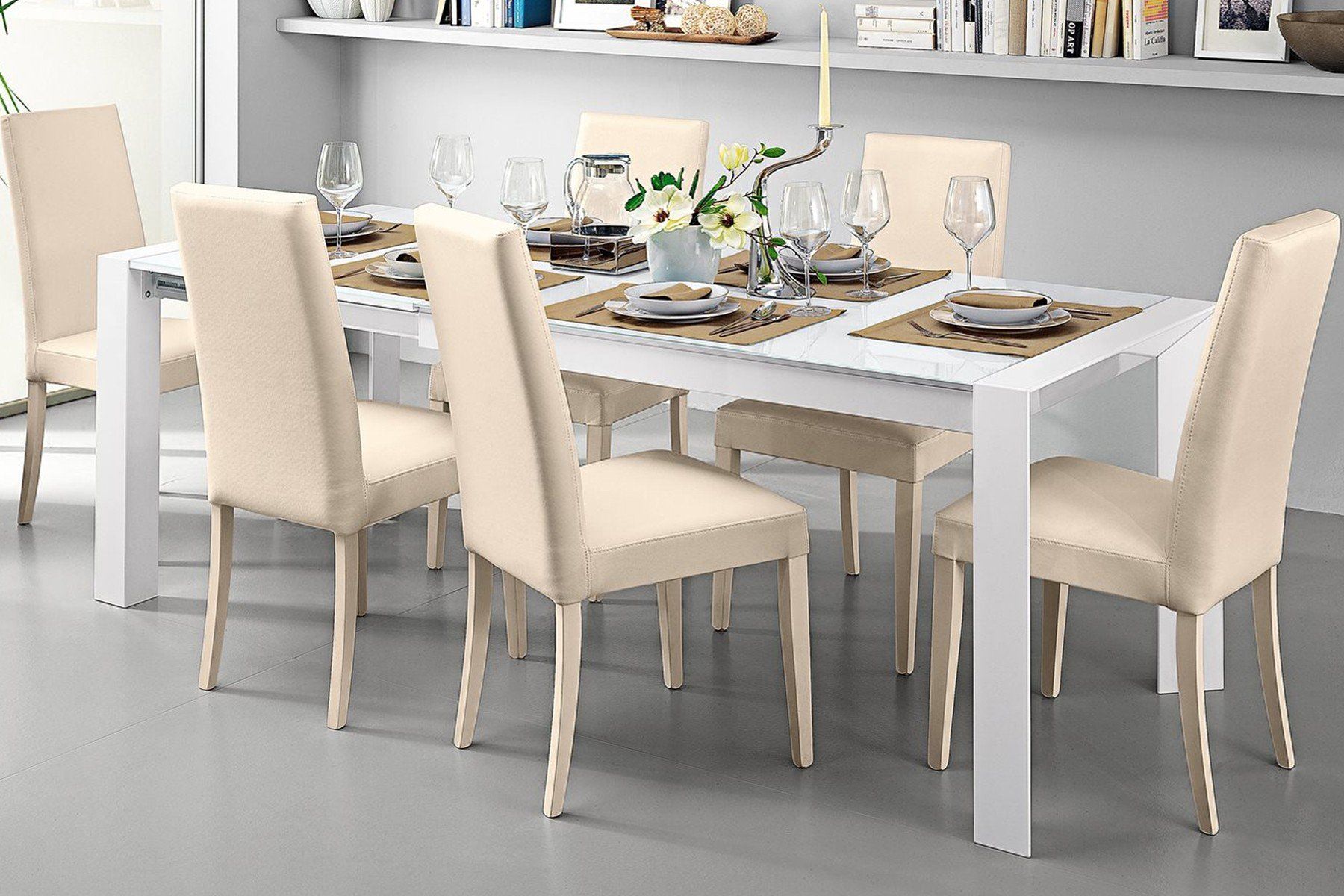 Обеденные столы светлые. Обеденный стол Halmar Jonas. Белые стулья для кухни. Белый стол с бежевыми стульями. Стол обеденный для кухни белый.