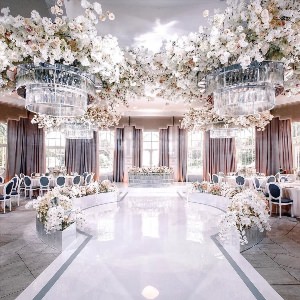 Красивый банкетный зал для свадьбы