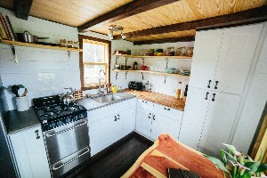 Дизайн маленьких кухонь на даче