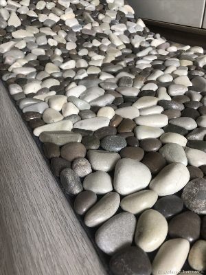Морские камушки в интерьере