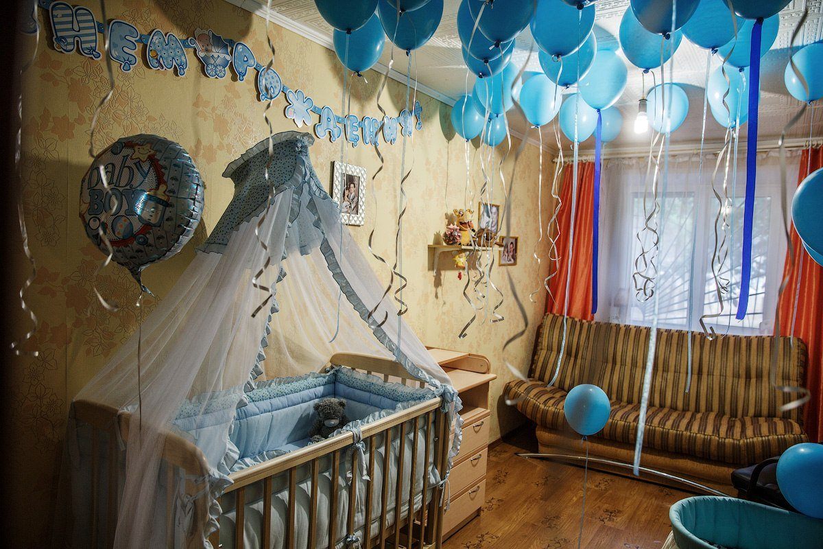 Как украсить комнату шарами: интересные идеи в фотографиях
