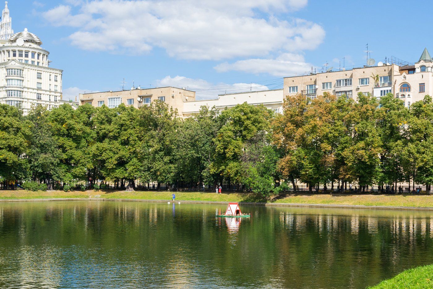 Патриаршие пруды Москва