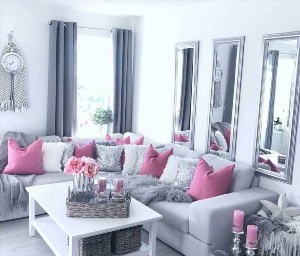 Серо розовый интерьер гостиной