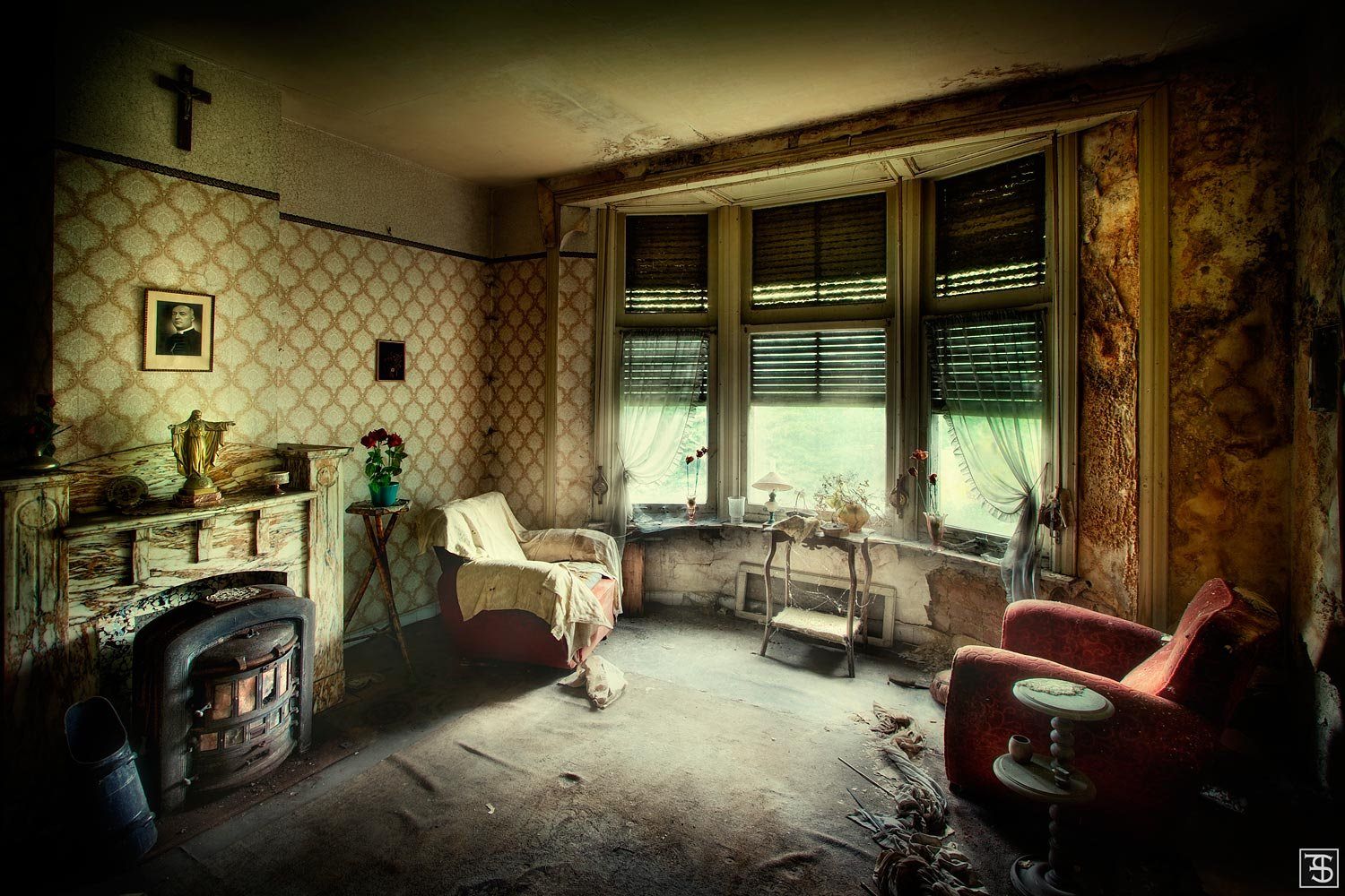Abandoned house game. Старинная комната. Старая комната. Пустая заброшенная комната. Заброшенная квартира.