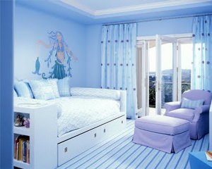 Комната для девочки в голубых тонах