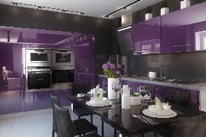 Темно фиолетовая кухня