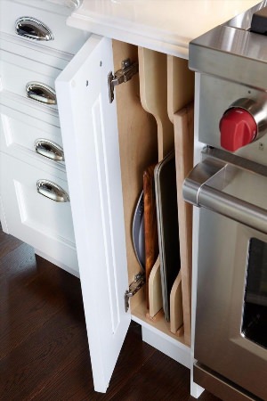 Узкий шкафчик на кухню
