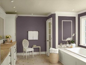 Дизайн ванной комнаты с крашеными стенами
