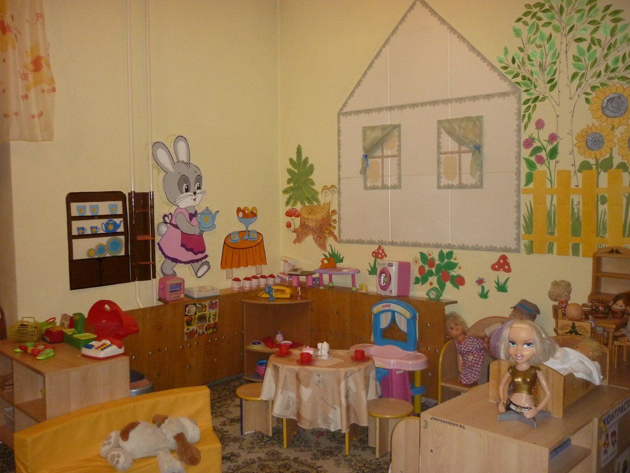 уголок дом в детском саду оформление фото