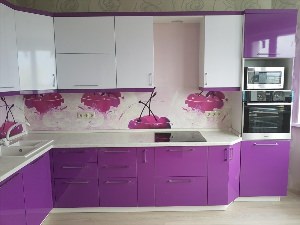 Матовый фиолетовая кухня