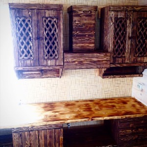 Кухонная мебель под старину из дерева