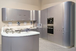 Кухня цвета серый металлик