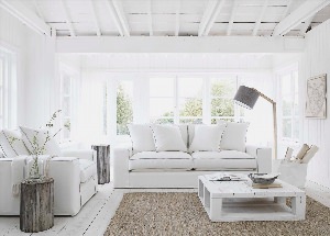 Интерьер гостиной в белом цвете