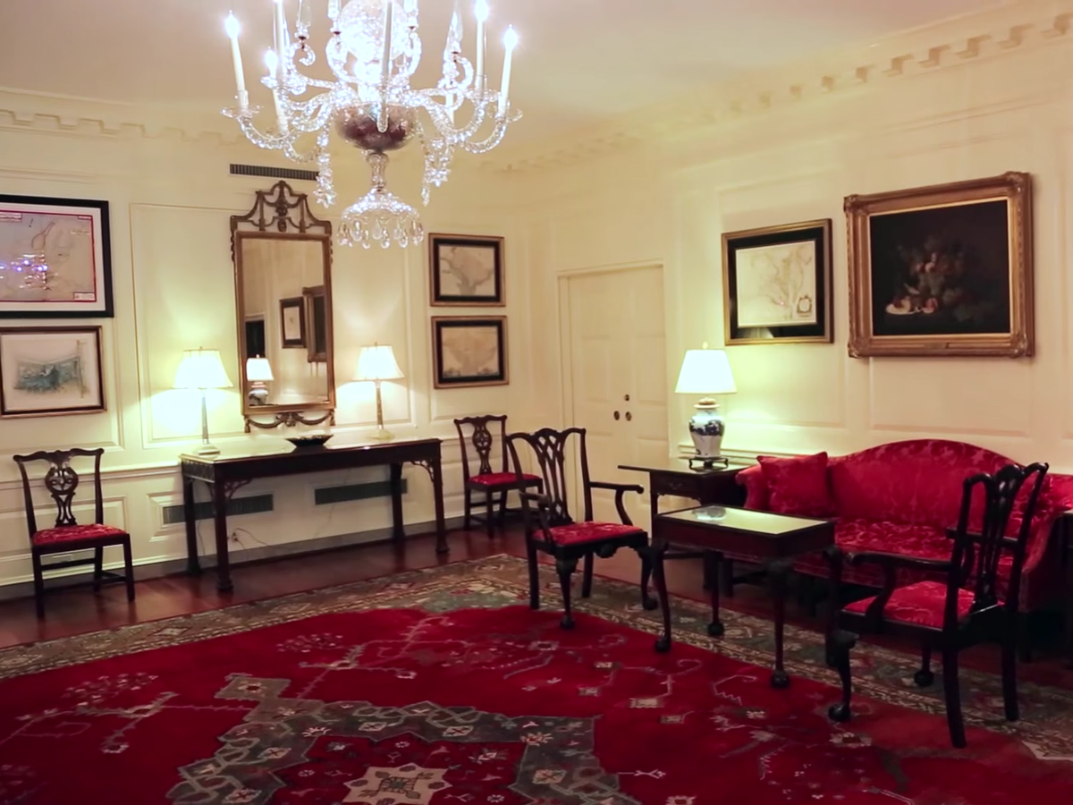 Card rooms. Map Room (White House). The Roosevelt Room White House. Белый дом в Вашингтоне красная комната. Красная комната (белый дом).