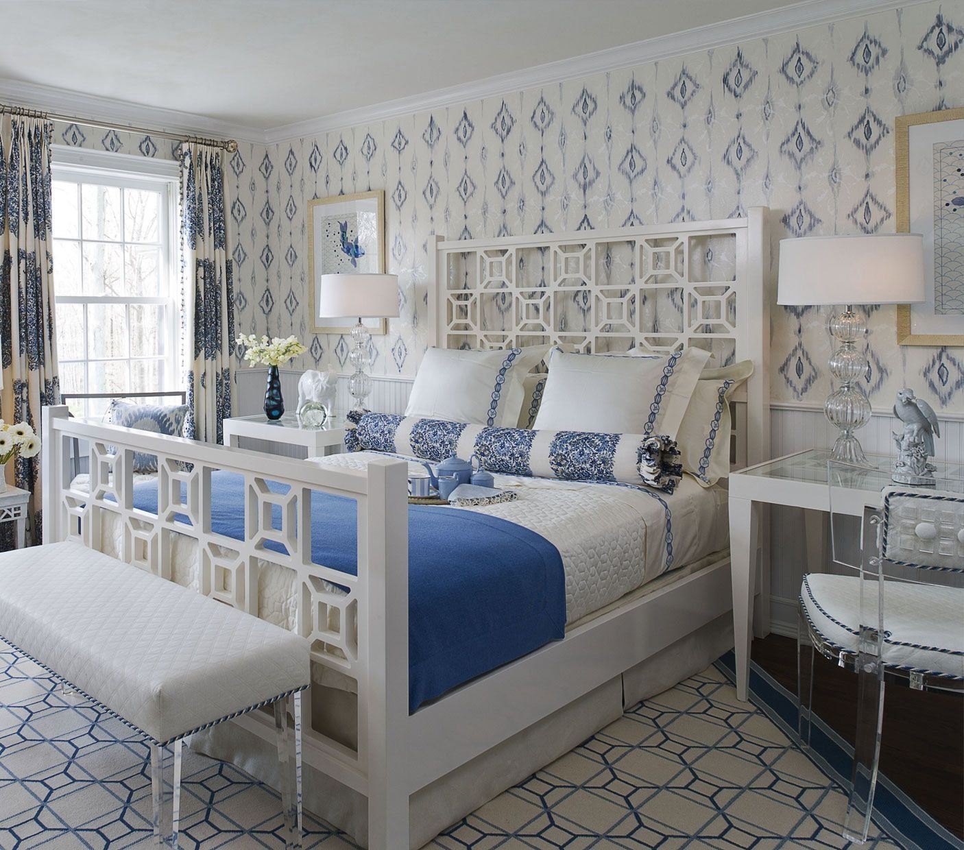 Спальня в средиземноморском стиле в голубых тонах