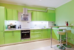 Светло зеленая кухня