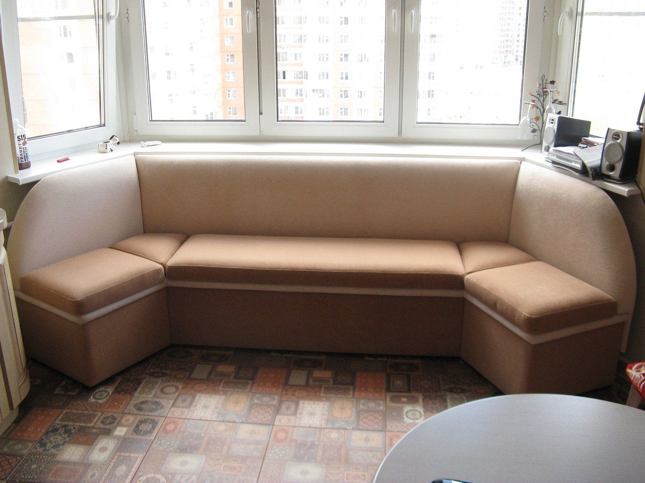 диван для кухни с эркером в п44т