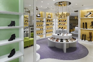 Дизайн маленького магазина обуви