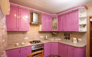 Кухня угловая розовая