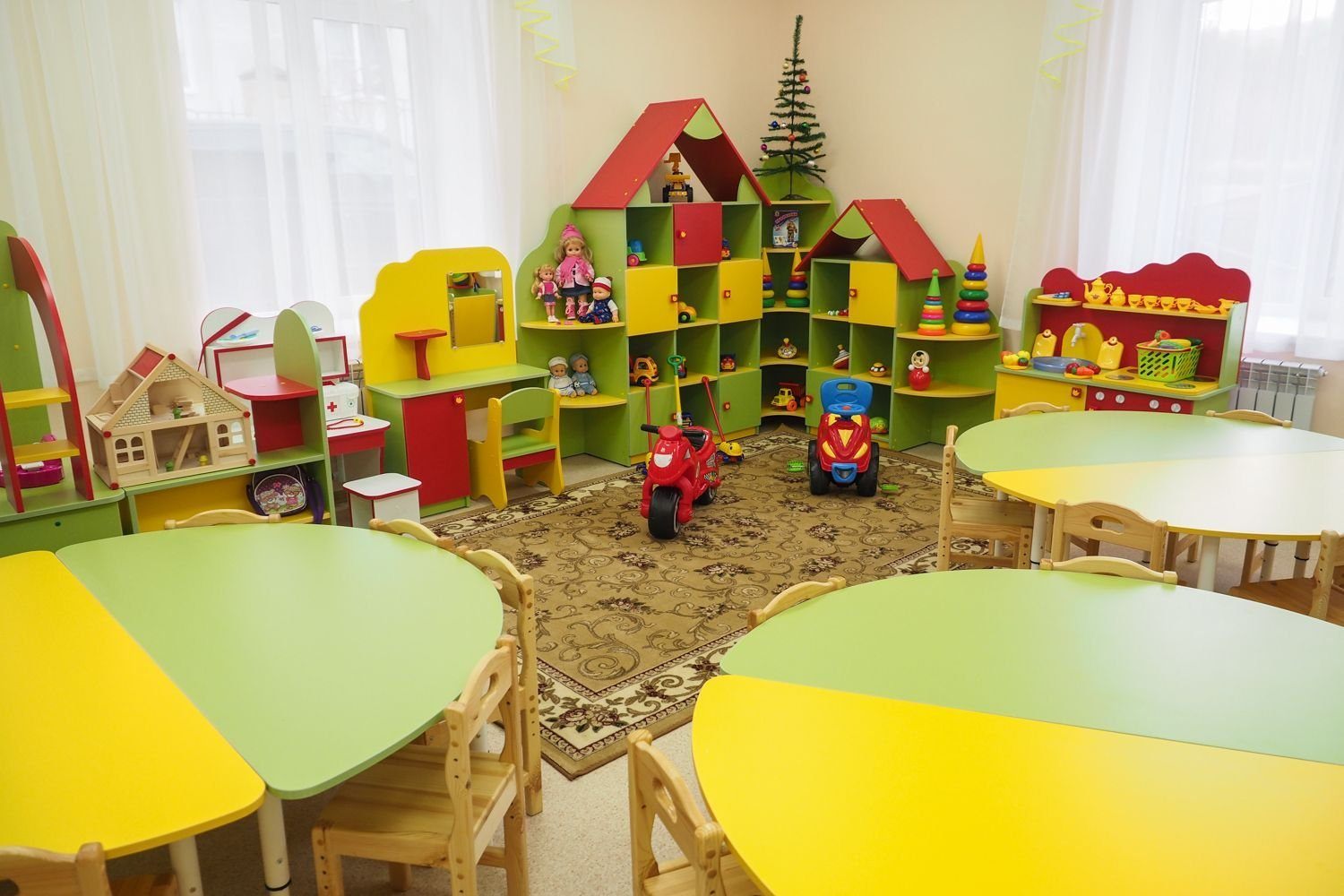 Мебель в ясли. Ясельная группа в детском саду. Оснащение детского сада. Мебель для ясельной группы детского сада. Красивая группа в детском саду.