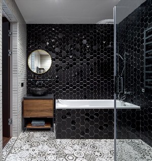 Черная мозаика в ванной комнате