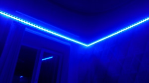Светодиодная подсветка потолка комнаты