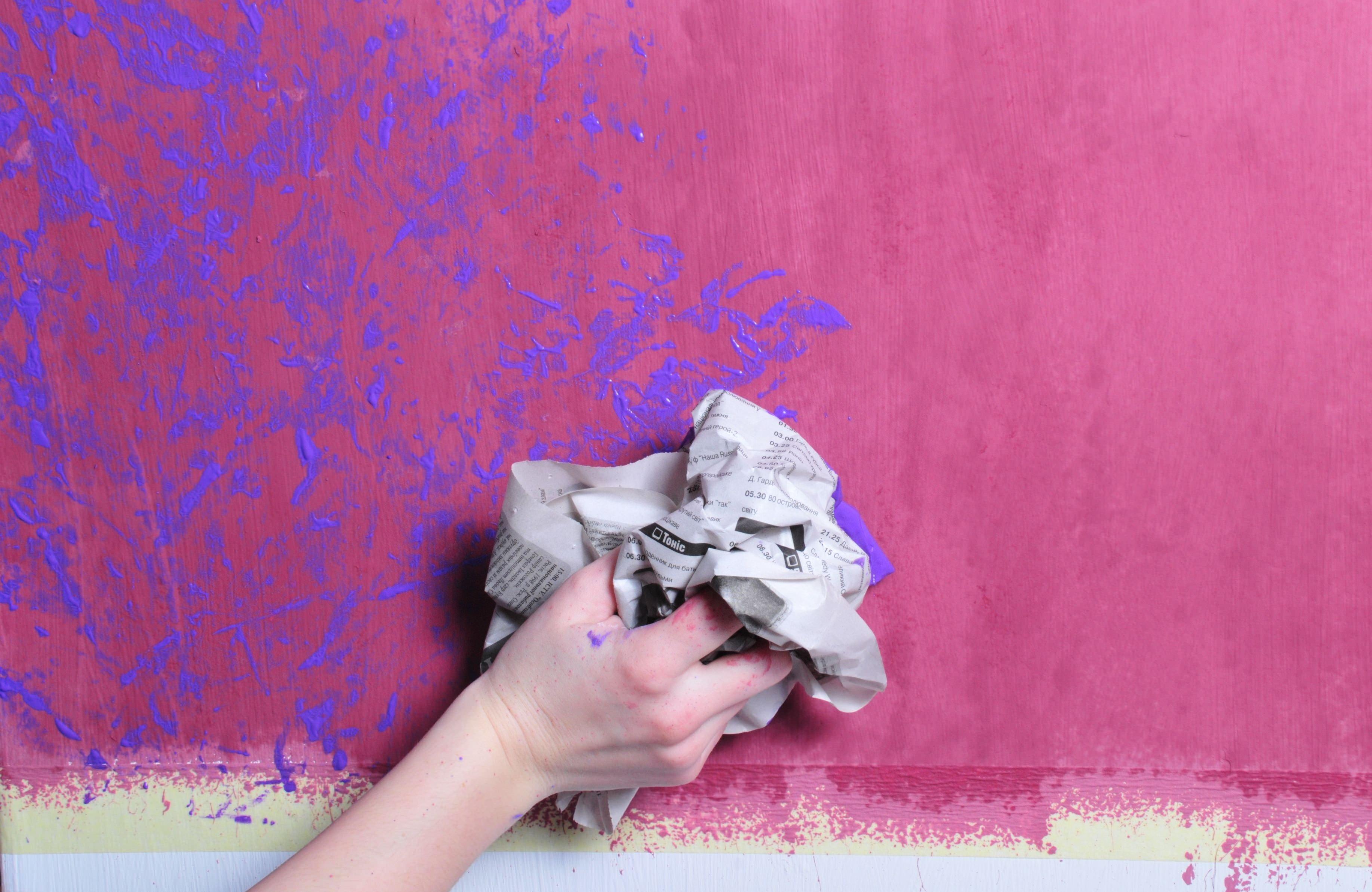 Краски используемые для декора стен в квартире и их характеристики