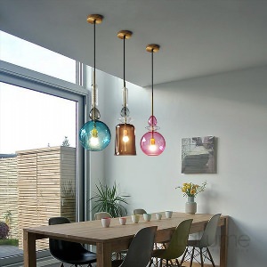 Подвесная лампа на кухню над столом