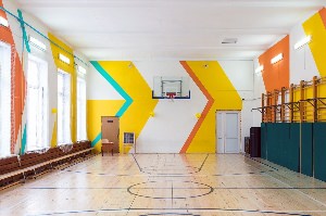 Интерьер спортивного зала в школе