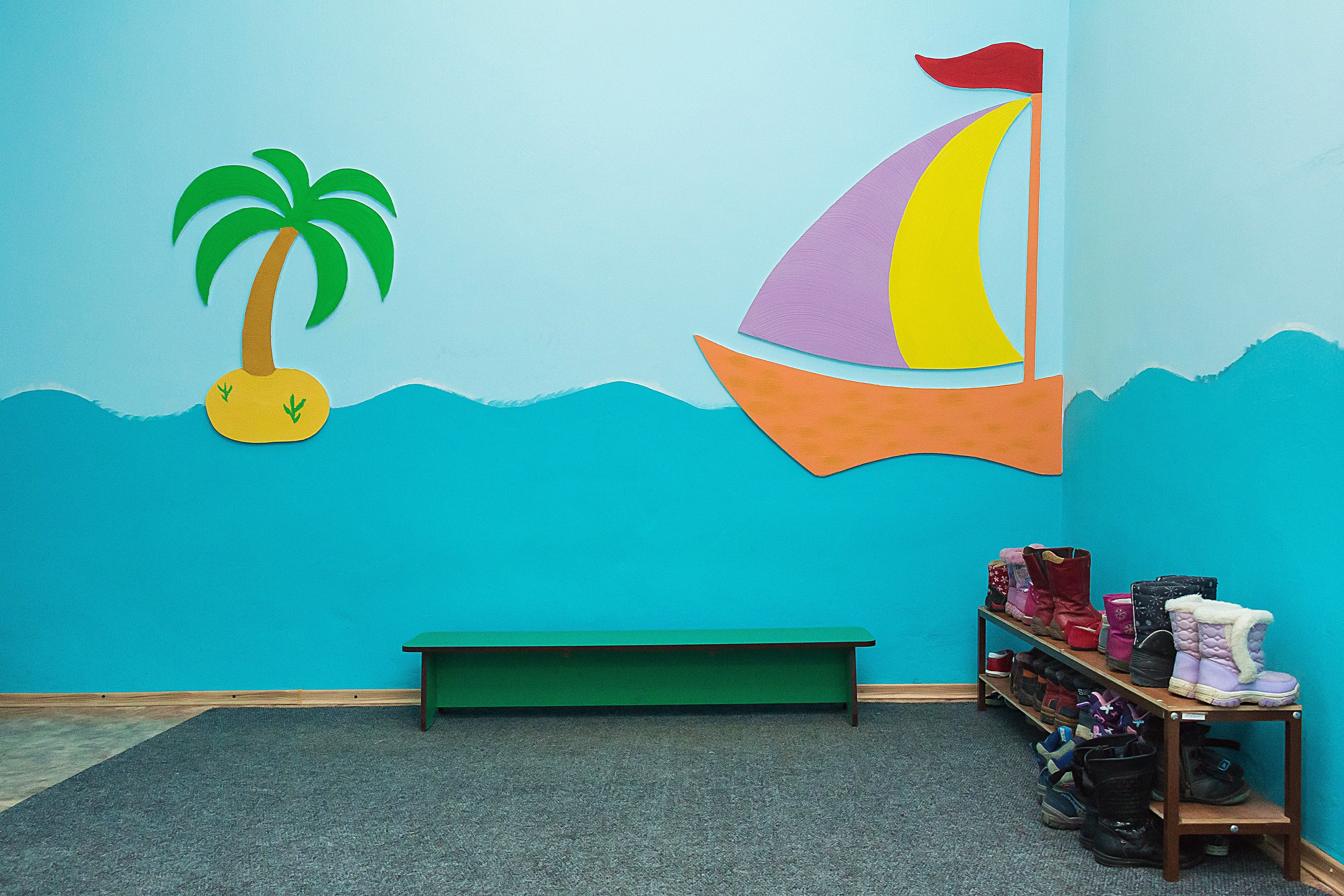 Покраска стен в детском саду